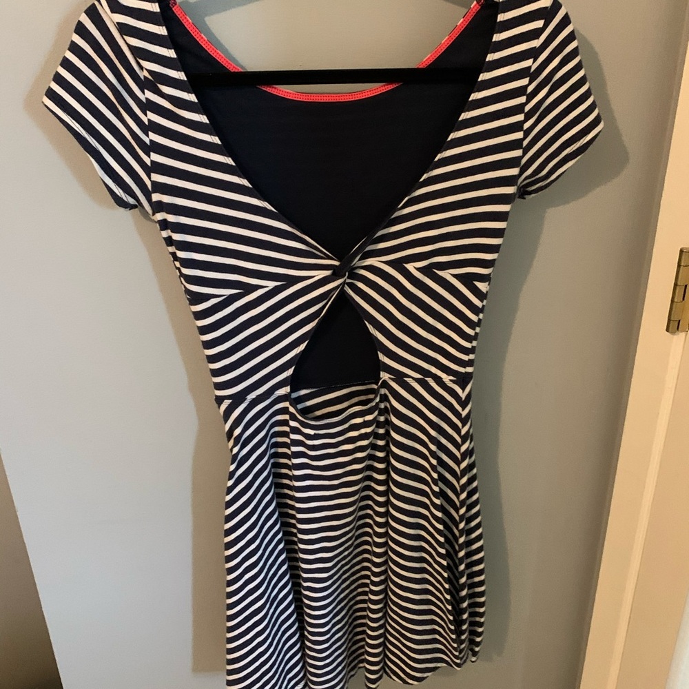 Super cute open back T-shirt dress